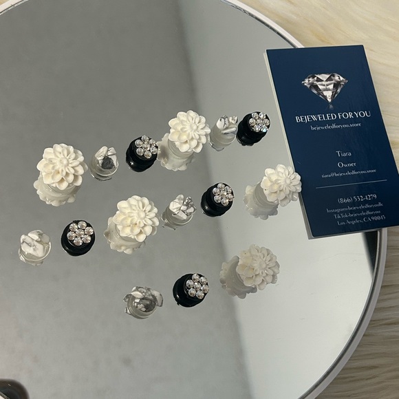 Luxury Bling, Flower Cabochons & Howlite Chakra Croc Jibbitz that I just made. - Picture 1 of 2